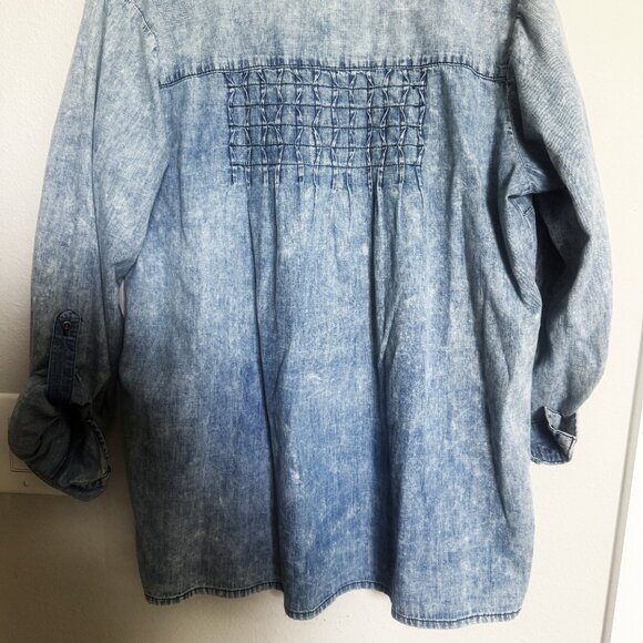 Denim Blouse  L - Picture 2 of 2